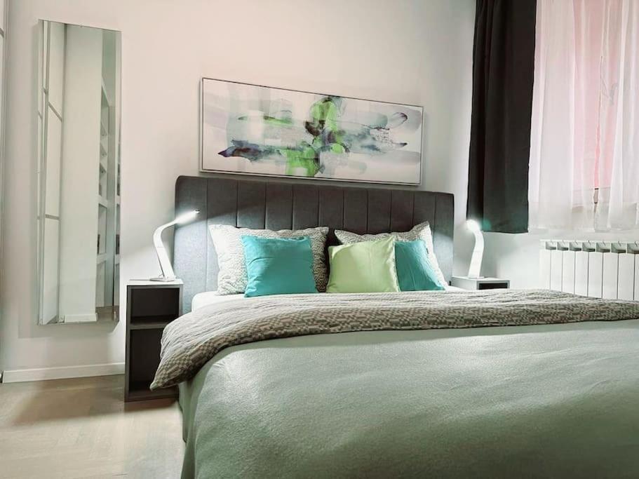 Urban Oasis: Stylish Retreat Apartment Zagreb Luaran gambar