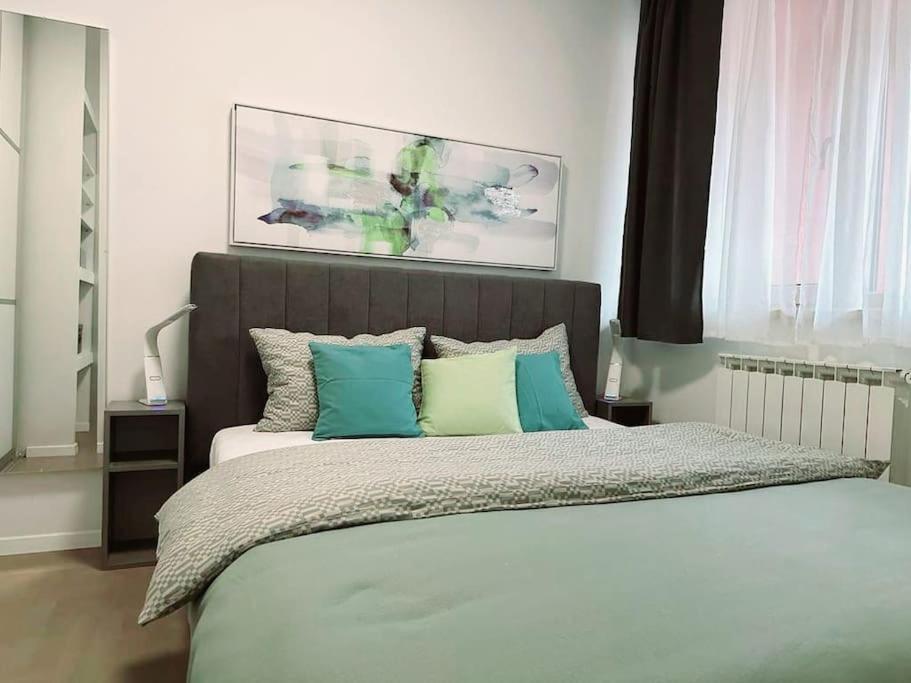 Urban Oasis: Stylish Retreat Apartment Zagreb Luaran gambar