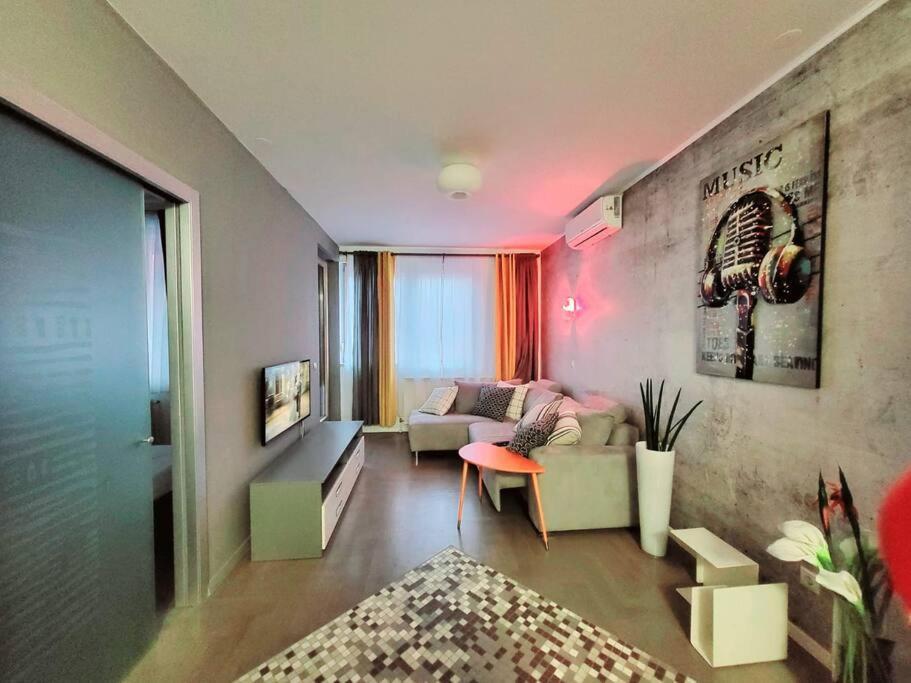 Urban Oasis: Stylish Retreat Apartment Zagreb Luaran gambar
